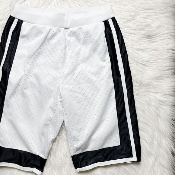 96 Mesh Athletic Basketball Shorts White and Black Size Medium - Picture 2 of 5